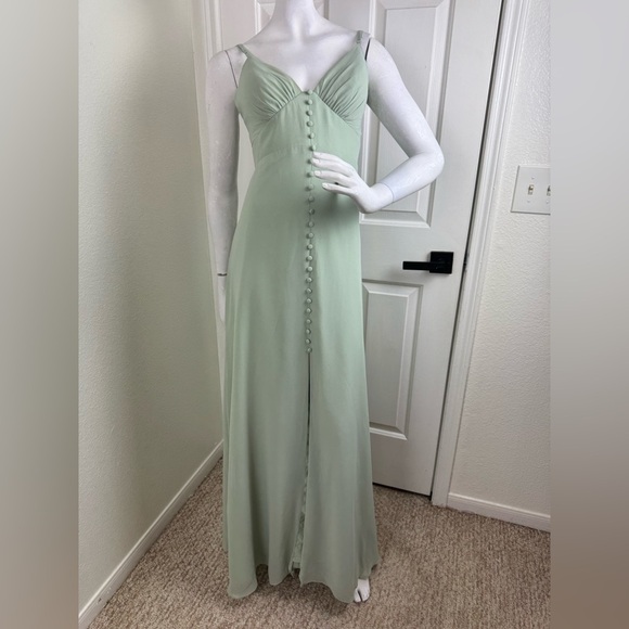 AZAZIE BECCA Agave Sheath V-Neck Chiffon Dress.  B4 - Picture 1 of 17